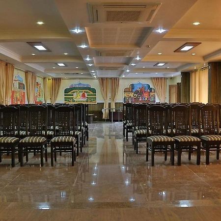 Continento The Classic Hotel Tirur Exterior photo