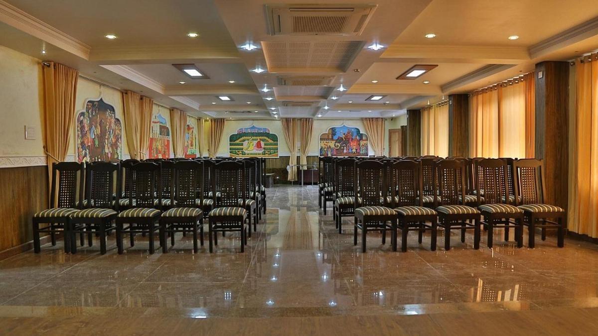 Continento The Classic Hotel Tirur Exterior photo