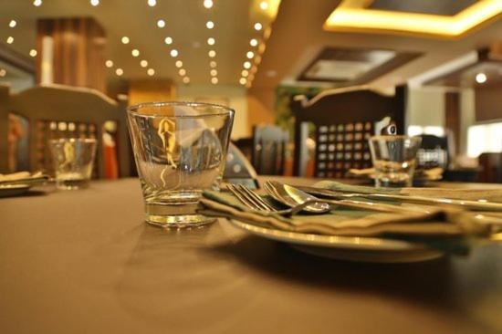 Continento The Classic Hotel Tirur Exterior photo